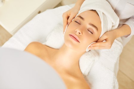 New to Facials? Here are Some of the Benefits of Getting a Facial